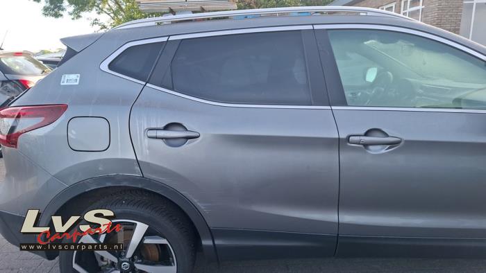 Nissan Qashqai Tür 4-türig rechts hinten