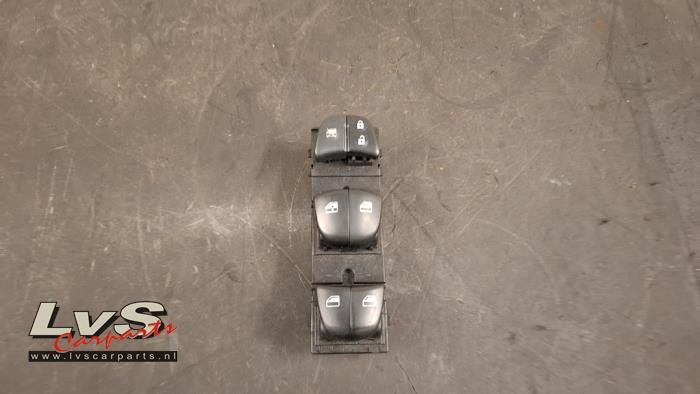 Nissan Micra Electric window switch