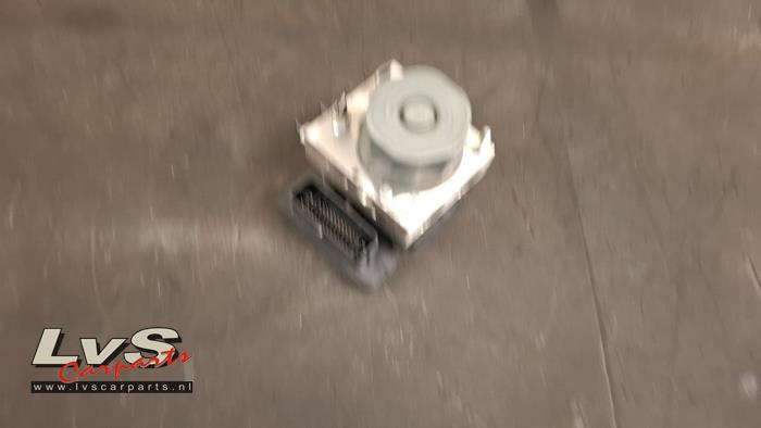 Nissan Micra ABS Pomp