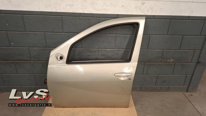Dacia Duster Portier 4Deurs links-voor