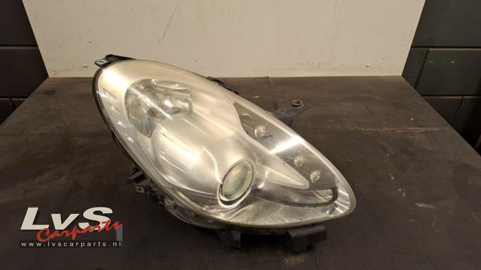 Alfa Romeo Giulietta Phare droit