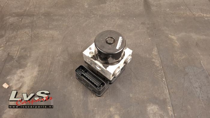 Volkswagen Eos ABS pump