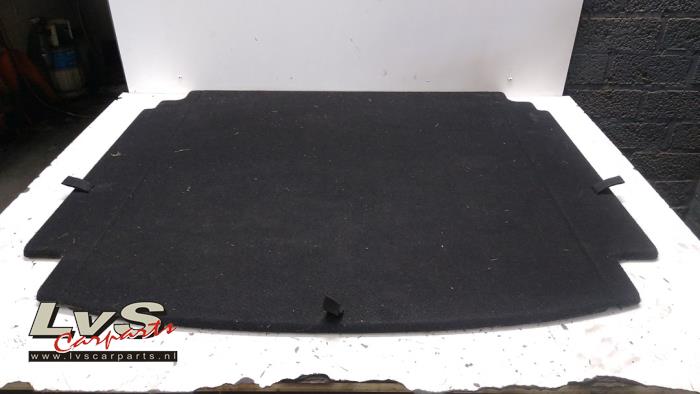 Hyundai I30 Fastback Floor panel load area