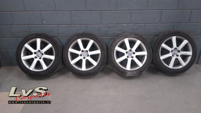 Volvo V60 Felgen Set + Reifen