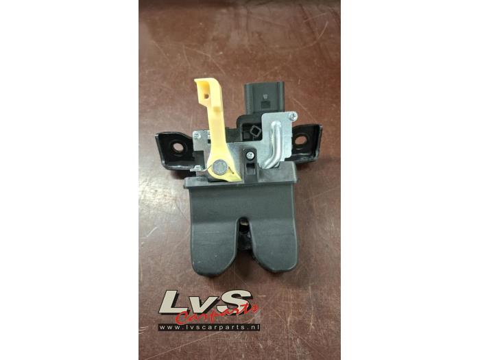Hyundai I30 Fastback Tailgate lock mechanism
