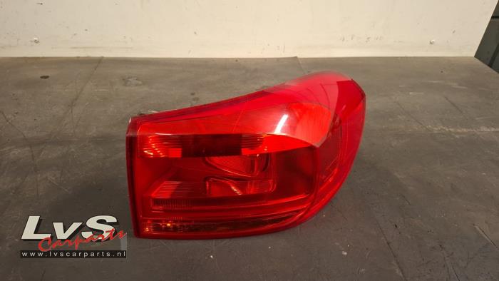 Volkswagen Tiguan Taillight, right