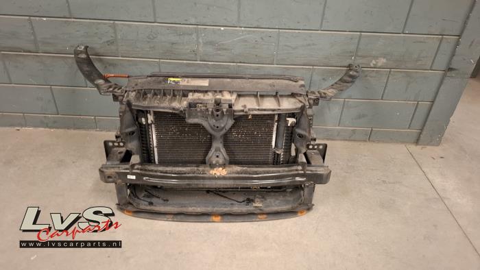 Volkswagen Tiguan Front panel