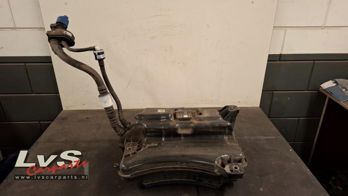 Volkswagen Golf Adblue tank