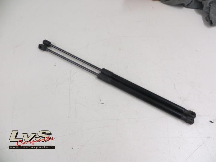 Volkswagen Polo Set of gas struts for boot