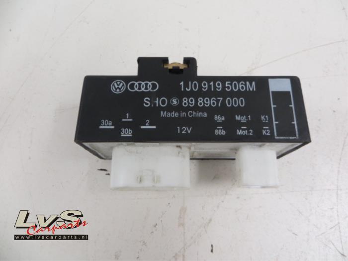 Volkswagen Golf Cooling fin relay