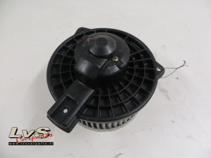 Mazda 6. Moteur de ventilation chauffage