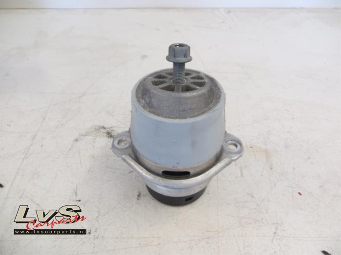 Volkswagen Touareg Support moteur