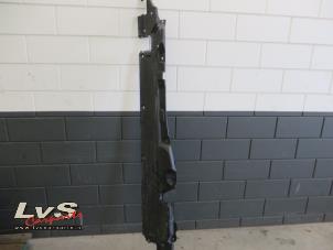 Gebruikte Beschermplaat bodem Volkswagen Touareg (7PA/PH) 3.0 TDI V6 24V BlueMotion Technology DPF Prijs € 29,00 Margeregeling aangeboden door LvS Carparts