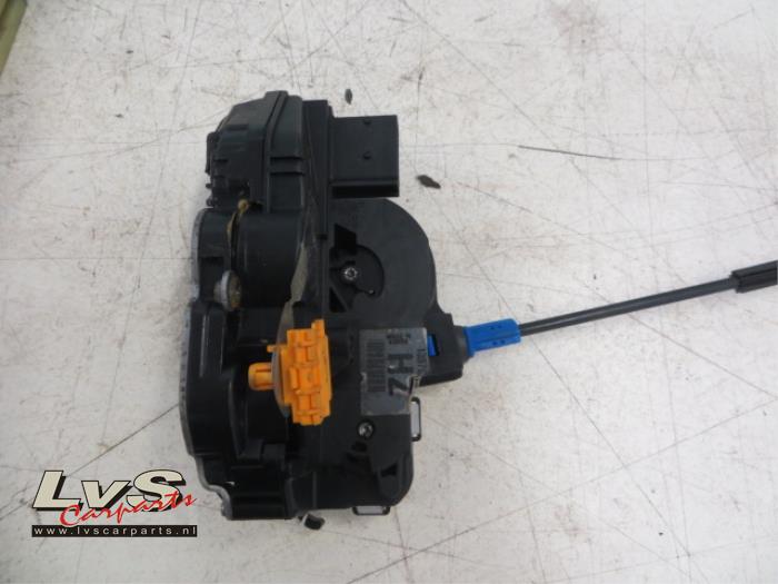 Opel Astra Front door lock mechanism 4-door, right