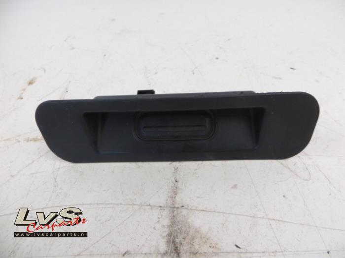 Opel Astra Tailgate handle