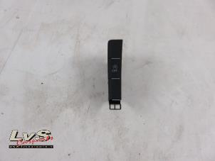 Gebruikte Start/Stop schakelaar div. Volkswagen Golf VII (AUA) 1.6 TDI BlueMotion 16V Prijs € 13,00 Margeregeling aangeboden door LvS Carparts