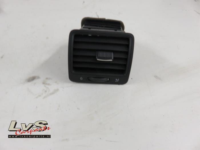 Volkswagen Golf Dashboard vent