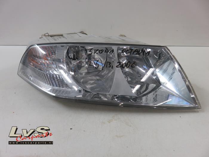 Skoda octavia 2006 deals headlight