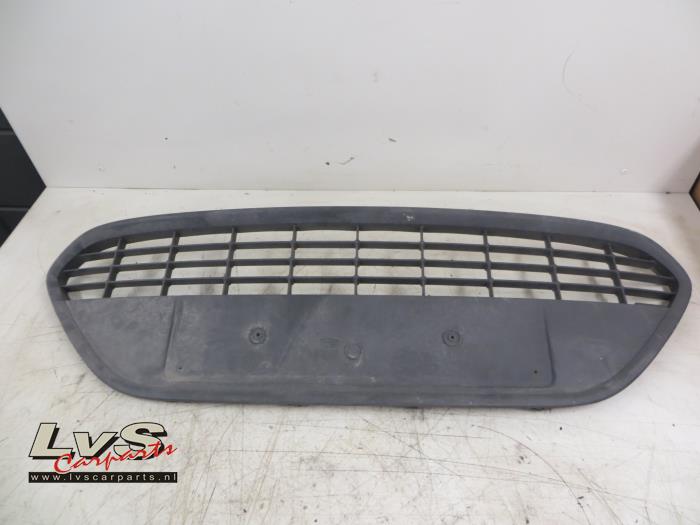 Ford Focus Bumper Rooster