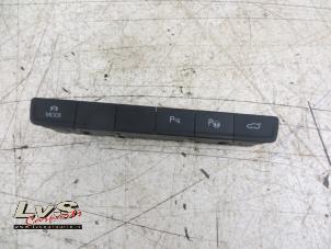 Gebruikte Schakelaar (diversen) Volkswagen Touran (5T1) 1.4 TSI Prijs € 32,00 Margeregeling aangeboden door LvS Carparts