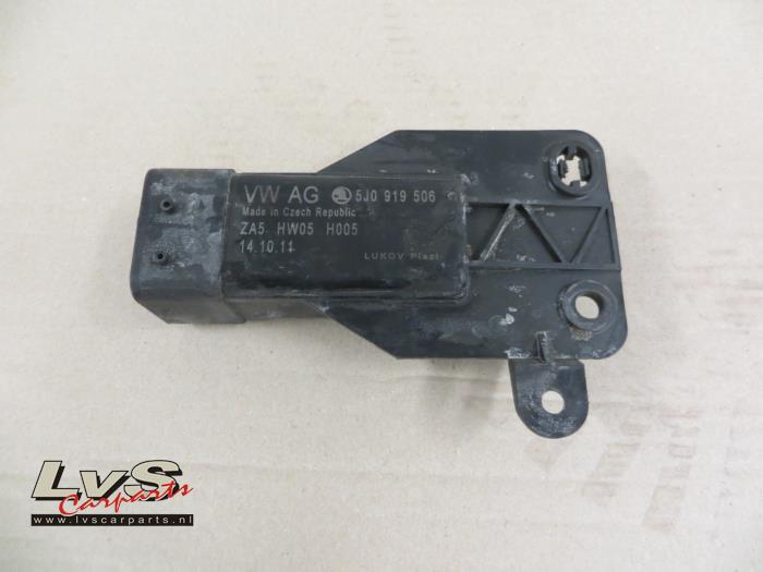 Volkswagen Polo Cooling fin relay
