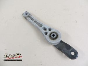 Gebruikte Motorsteun Volkswagen Caddy Combi III (2KB,2KJ) 2.0 TDI 16V DPF Prijs € 16,00 Margeregeling aangeboden door LvS Carparts