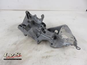 Gebruikte Dynamosteun onder Volkswagen Crafter 2.0 TDI 16V Prijs € 45,00 Margeregeling aangeboden door LvS Carparts