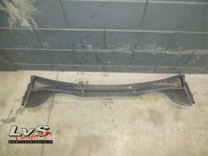 Seat Ibiza Cowl top grille