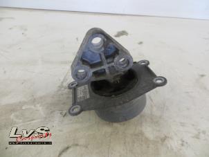 Gebruikte Versnellingsbak Steun Opel Meriva 1.4 16V Ecotec Prijs € 24,00 Margeregeling aangeboden door LvS Carparts