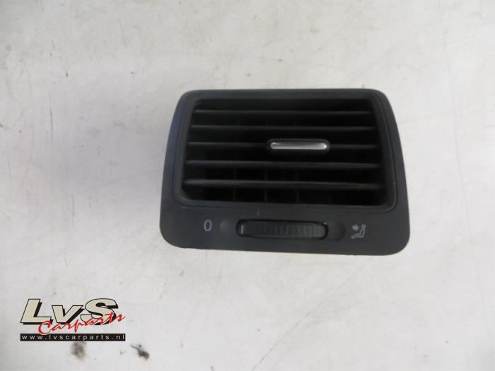 Volkswagen Golf Dashboard vent