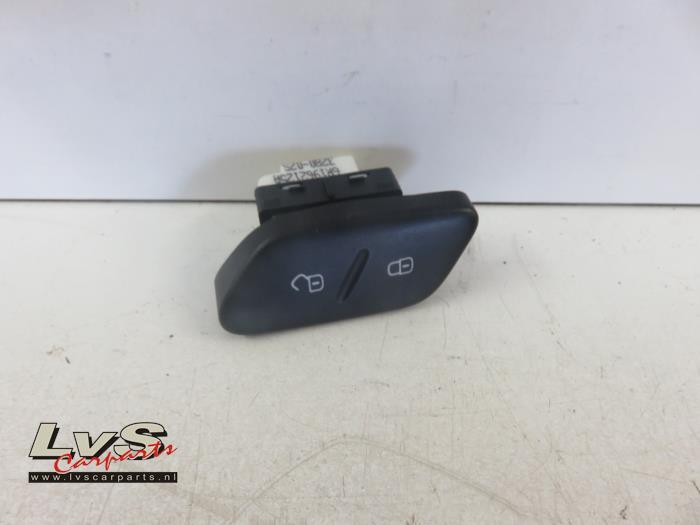 Volkswagen Polo Central locking switch