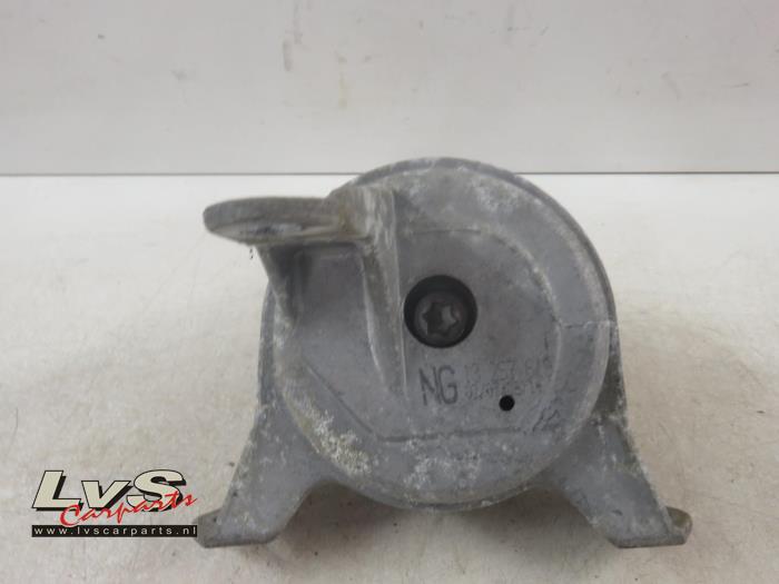 Opel Zafira B Engine mount