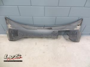 Gebruikte Paravent Volvo V70 (BW) 2.4 D5 20V Prijs op aanvraag aangeboden door LvS Carparts