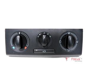 Gebruikte Kachel Bedieningspaneel Skoda Fabia II Combi 1.2 TDI 12V Greenline Prijs € 14,95 Margeregeling aangeboden door Focus Automotive