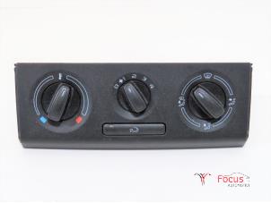 Gebruikte Kachel Bedieningspaneel Skoda Fabia II Combi 1.2i 12V Prijs € 14,95 Margeregeling aangeboden door Focus Automotive
