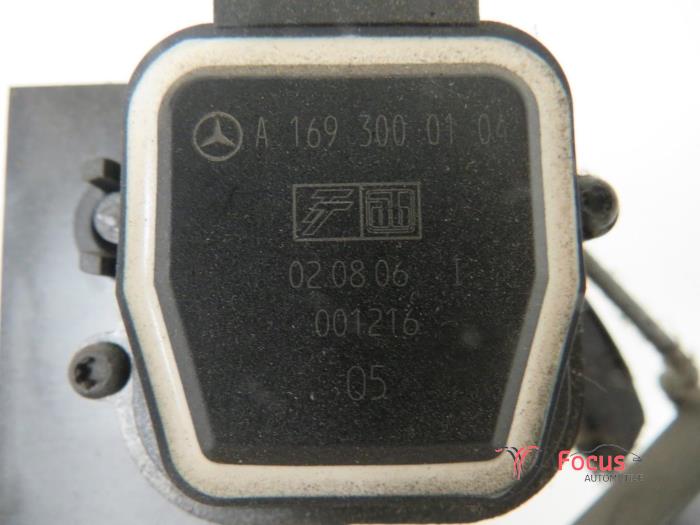 Gaspedaalpositie Sensor van een Mercedes-Benz B (W245,242) 2.0 B-180 CDI 16V 2006