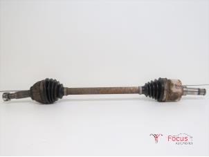 Gebruikte Aandrijfas links-voor Ford Transit 2.0 TDdi 16V 260S Prijs € 75,00 Margeregeling aangeboden door Focus Automotive