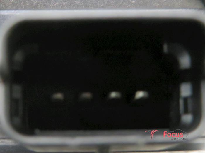 Luchtmassameter van een Peugeot 308 SW (4E/H) 2.0 HDi 16V FAP 2008