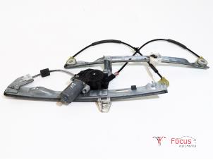 Gebruikte Ruitmechaniek 4Deurs links-voor Peugeot 206+ (2L/M) 1.1 XR,XS Prijs € 25,00 Margeregeling aangeboden door Focus Automotive