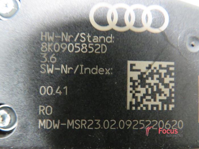 Elektronisch kontaktslot van een Audi A4 Avant (B8) 2.0 TDI 16V 2009