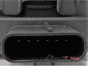 Gaspedaalpositie Sensor van een Audi A4 Avant (B8) 2.0 TDI 16V 2009