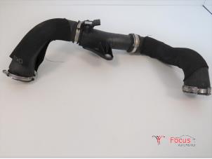 Gebruikte Intercooler Buis Audi A4 Avant (B8) 2.7 TDI V6 24V Prijs € 35,00 Margeregeling aangeboden door Focus Automotive