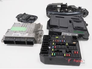 Gebruikte Contactslot + computer Renault Scénic III (JZ) 1.5 dCi 105 Prijs € 150,00 Margeregeling aangeboden door Focus Automotive