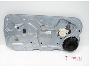 Gebruikte Ruitmechaniek 4Deurs links-voor Ford Focus 2 1.6 TDCi 16V 90 Prijs € 30,00 Margeregeling aangeboden door Focus Automotive
