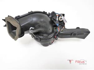 Gebruikte Kachel Ventilatiemotor Peugeot 5008 I (0A/0E) 1.6 HDiF 16V Prijs € 14,95 Margeregeling aangeboden door Focus Automotive