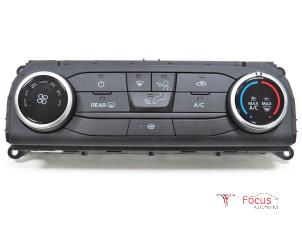 Gebruikte Kachel Bedieningspaneel Ford Fiesta 7 1.1 Ti-VCT 12V 85 Prijs € 95,00 Margeregeling aangeboden door Focus Automotive