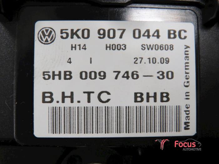 Kachel Bedieningspaneel van een Volkswagen Golf VI Variant (AJ5/1KA) 1.4 TSI 122 16V 2010