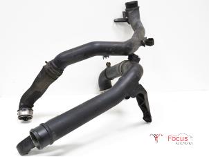 Gebruikte Intercooler Buis Seat Ibiza IV SC (6J1) 1.4 TDI Prijs € 14,95 Margeregeling aangeboden door Focus Automotive