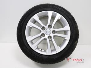 Gebruikte Velg + Band Kia Cee'd (JDB5) 1.4i 16V Prijs € 99,00 Margeregeling aangeboden door Focus Automotive