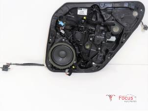 Gebruikte Ruitmechaniek 4Deurs rechts-achter Volvo V40 Cross Country (MZ) 1.6 D2 Prijs € 55,00 Margeregeling aangeboden door Focus Automotive